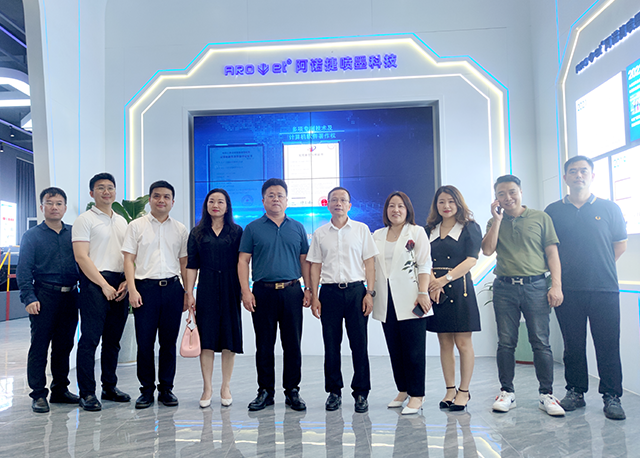 合影留念-數(shù).png 合影留念-數(shù).png